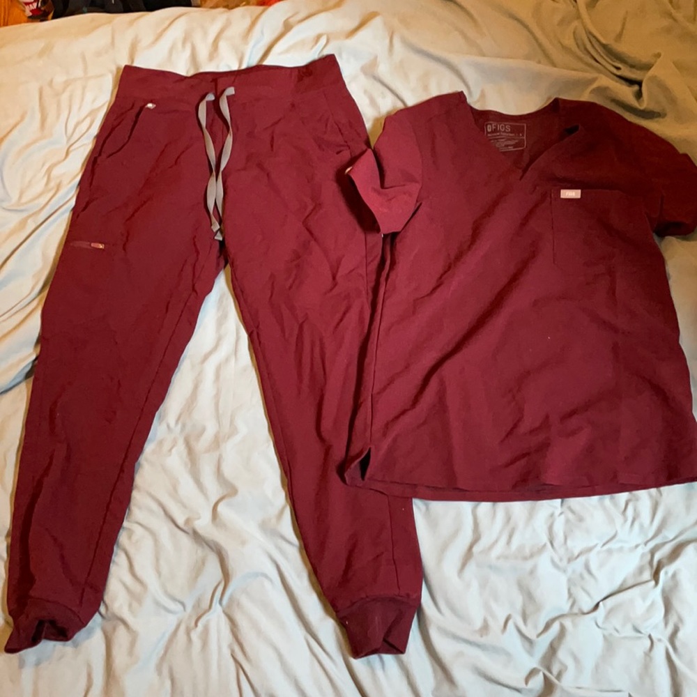 Figs Burgundy Scrub Set